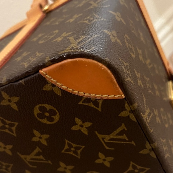 AUTHENTIC vintage Louis Vuitton Monogram Vanity Box with Gold Accents! 💛 - Picture 14 of 16